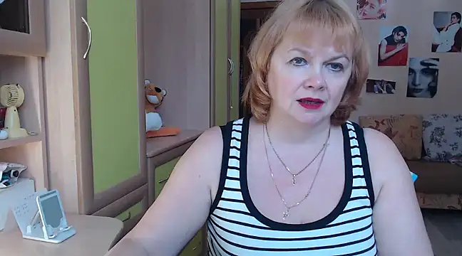 Snapshot of vixey_fox chatting on 13, 1, 2025 vixey fox online show from 13, 1, 2025