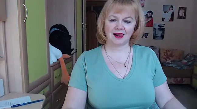 Snapshot of vixey_fox chatting on 25, 1, 2025 vixey fox online show from 25, 1, 2025