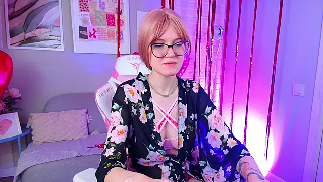 NellieLoyns online show from 15, 2, 2025