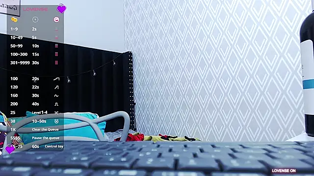 Snapshot of MommyHelpsmee chatting on 10, 3, 2025 MommyHelpsmee online show from 10, 3, 2025