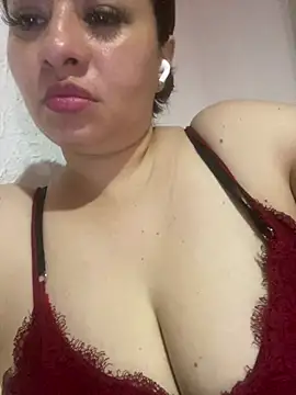 Snapshot of MommyHelpsmee chatting on 7, 7, 2026 MommyHelpsmee online show from 7, 7, 2026