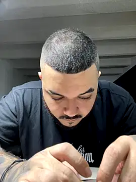 Snapshot of El_Titan1998 chatting on 11, 9, 2025 El Titan1998 online show from 11, 9, 2025