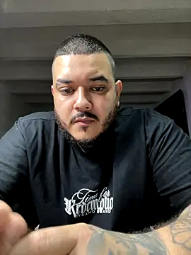 Snapshot of El_Titan1998 chatting on 12, 9, 2025 El Titan1998 online show from 12, 9, 2025