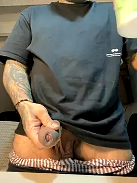 Snapshot of El_Titan1998 chatting on 15, 9, 2025 El Titan1998 online show from 15, 9, 2025