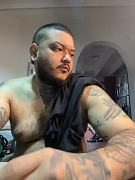 Snapshot of El_Titan1998 chatting on 12, 10, 2025 El Titan1998 online show from 12, 10, 2025