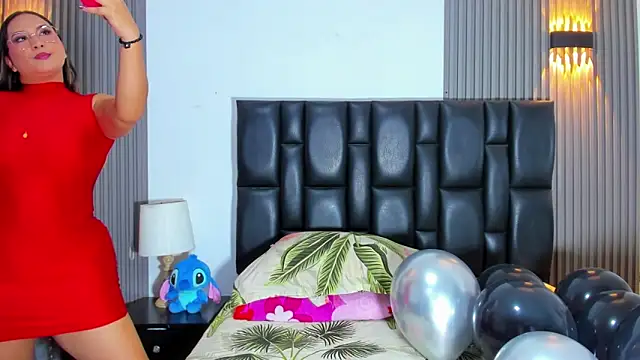 Snapshot of MiaLaurents chatting on 14, 9, 2025 MiaLaurents online show from 14, 9, 2025