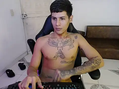 Snapshot of Clyde019 chatting on 21, 12, 2024 Clyde019 online show from 21, 12, 2024