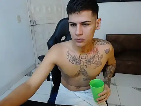 Snapshot of Clyde019 chatting on 22, 12, 2024 Clyde019 online show from 22, 12, 2024