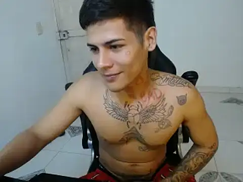 Snapshot of Clyde019 chatting on 5, 1, 2025 Clyde019 online show from 5, 1, 2025