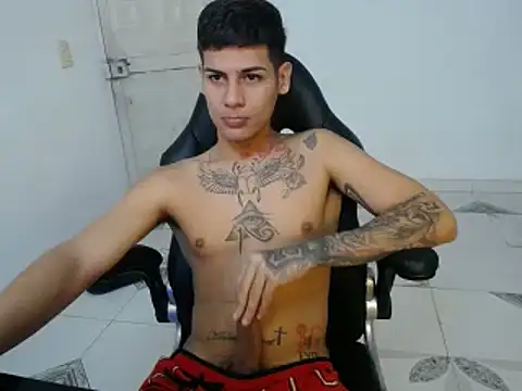 Snapshot of Clyde019 chatting on 6, 1, 2025 Clyde019 online show from 6, 1, 2025