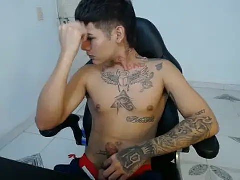 Snapshot of Clyde019 chatting on 7, 1, 2025 Clyde019 online show from 7, 1, 2025