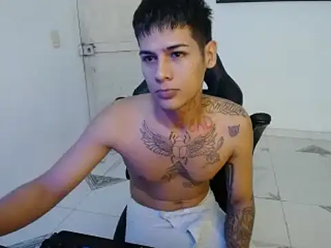 Snapshot of Clyde019 chatting on 12, 1, 2025 Clyde019 online show from 12, 1, 2025