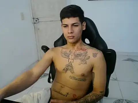 Snapshot of Clyde019 chatting on 15, 1, 2025 Clyde019 online show from 15, 1, 2025