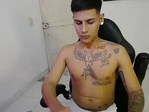 Snapshot of Clyde019 chatting on 19, 1, 2025 Clyde019 online show from 19, 1, 2025