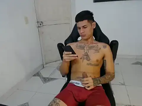 Snapshot of Clyde019 chatting on 25, 1, 2025 Clyde019 online show from 25, 1, 2025