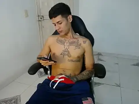 Snapshot of Clyde019 chatting on 1, 2, 2025 Clyde019 online show from 1, 2, 2025