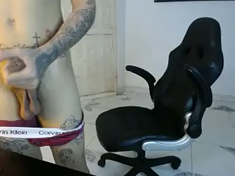 Snapshot of Clyde019 chatting on 13, 2, 2025 Clyde019 online show from 13, 2, 2025