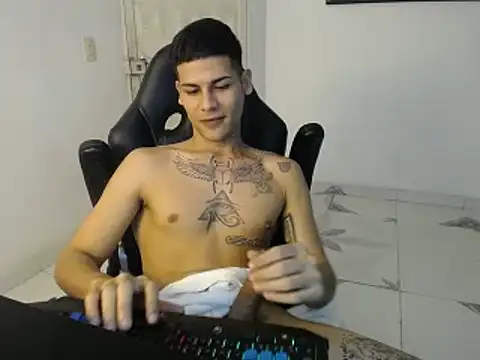 Snapshot of Clyde019 chatting on 14, 2, 2025 Clyde019 online show from 14, 2, 2025