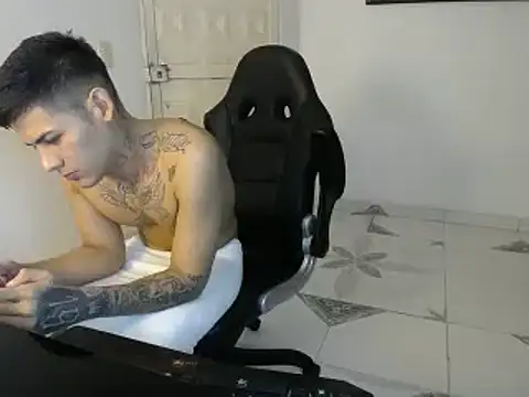 Snapshot of Clyde019 chatting on 14, 2, 2025 Clyde019 online show from 14, 2, 2025