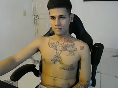 Snapshot of Clyde019 chatting on 14, 2, 2025 Clyde019 online show from 14, 2, 2025