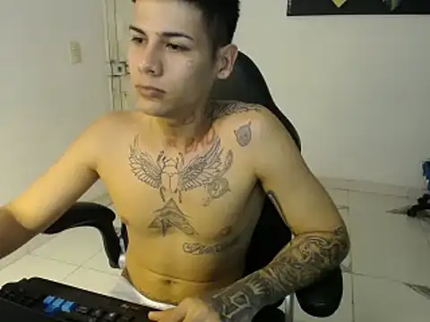 Snapshot of Clyde019 chatting on 17, 2, 2025 Clyde019 online show from 17, 2, 2025