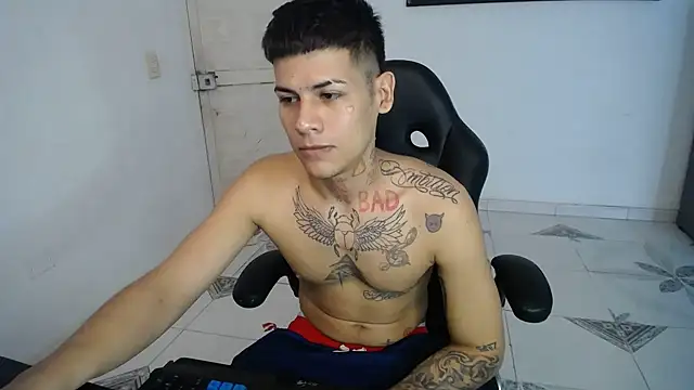 Snapshot of Clyde019 chatting on 26, 2, 2025 Clyde019 online show from 26, 2, 2025