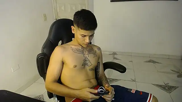 Snapshot of Clyde019 chatting on 26, 2, 2025 Clyde019 online show from 26, 2, 2025