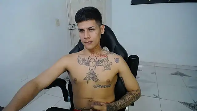 Snapshot of Clyde019 chatting on 28, 2, 2025 Clyde019 online show from 28, 2, 2025