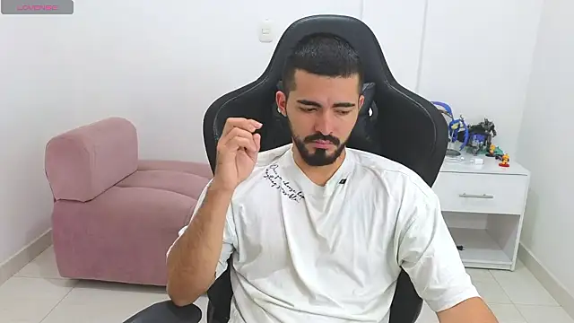 Massimoo 07 online show from 6, 2, 2026