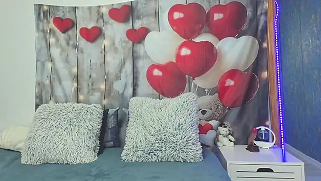 EmaLowe online show from 26, 9, 2025