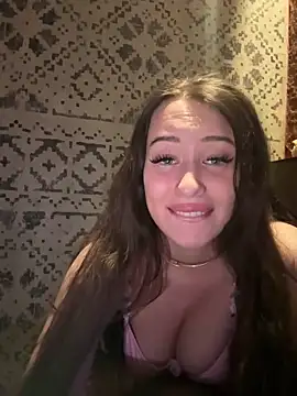 Snapshot of AndreaMood chatting on 4, 2, 2025 AndreaMood online show from 4, 2, 2025