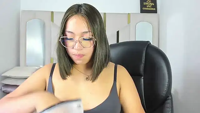 IsabellRodriguez18 online show from 13, 2, 2026