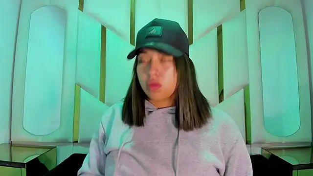 IsabellRodriguez18 online show from 13, 4, 2026