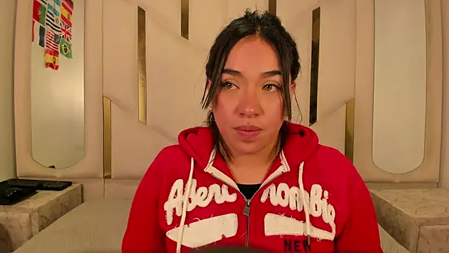 IsabellRodriguez18 online show from 15, 7, 2026