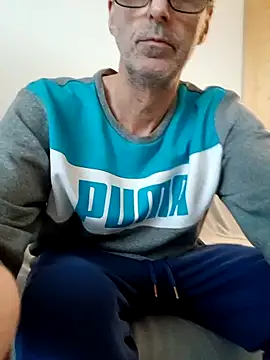 Snapshot of mas317592 chatting on 6, 1, 2025 mas317592 online show from 6, 1, 2025