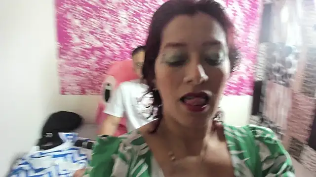Laura hellss online show from 21, 10, 2025