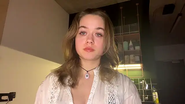 Snapshot of RoxyStar17 chatting on 20, 1, 2025 RoxyStar17 online show from 20, 1, 2025