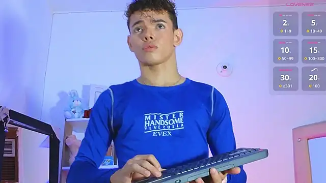 Snapshot of Nijinsky_LatinBoy chatting on 7, 5, 2026 Nijinsky LatinBoy online show from 7, 5, 2026
