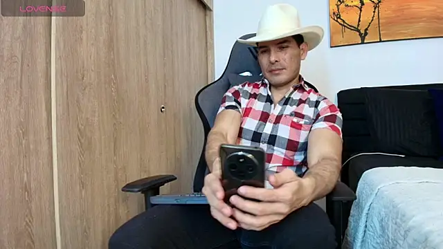 Andrewstelle coleman online show from 15, 4, 2026