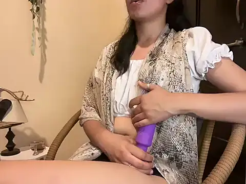 Snapshot of roseofvenom chatting on 11, 2, 2025 roseofvenom online show from 11, 2, 2025