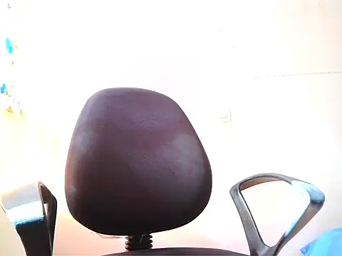 Snapshot of roseofvenom chatting on 5, 3, 2025 roseofvenom online show from 5, 3, 2025