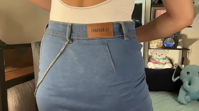 Snapshot of roseofvenom chatting on 11, 10, 2025 roseofvenom online show from 11, 10, 2025