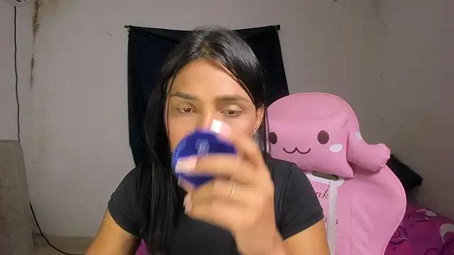 Snapshot of Miss_noah18 chatting on 15, 10, 2025 Miss noah18 online show from 15, 10, 2025