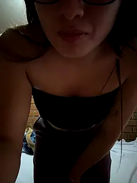 Snapshot of lunagonzales_lima_2007 chatting on 27, 9, 2025 lunagonzales lima 2007 online show from 27, 9, 2025