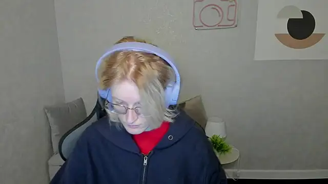 Snapshot of ElizabethHarpper chatting on 12, 9, 2025 ElizabethHarpper online show from 12, 9, 2025