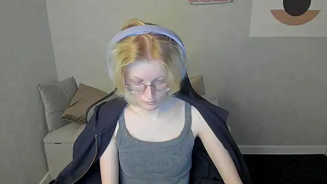 Snapshot of ElizabethHarpper chatting on 14, 9, 2025 ElizabethHarpper online show from 14, 9, 2025