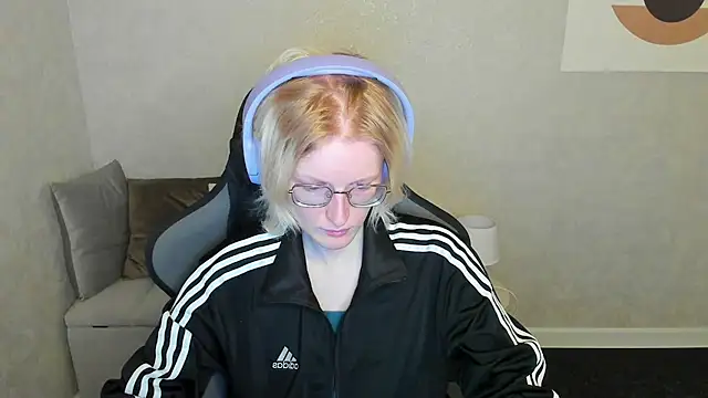 Snapshot of ElizabethHarpper chatting on 21, 9, 2025 ElizabethHarpper online show from 21, 9, 2025