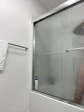 tcadle1824 online show from 13, 4, 2026