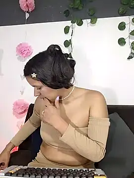 Snapshot of Danni_shy chatting on 12, 9, 2025 Danni shy online show from 12, 9, 2025