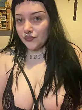 Snapshot of Gothicsiren chatting on 6, 1, 2025 Gothicsiren online show from 6, 1, 2025
